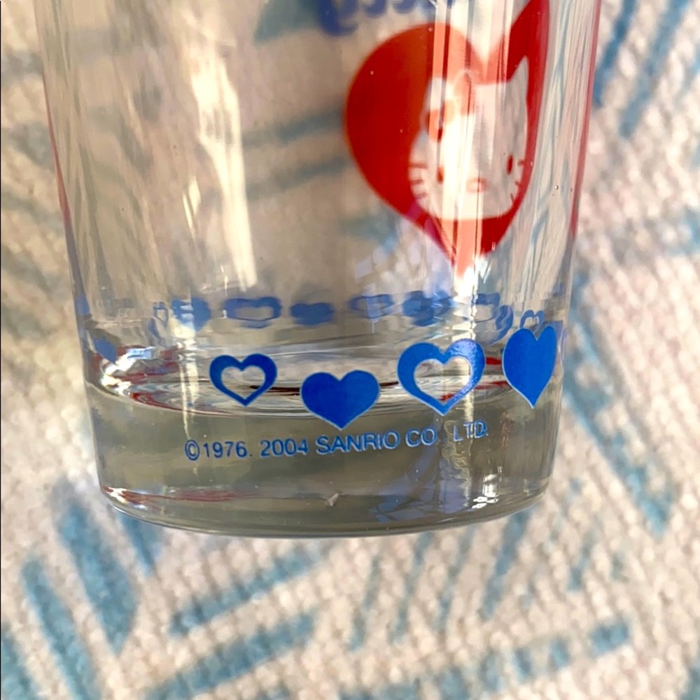 Hello Kitty Shot Glass Set - Picture 5 of 6